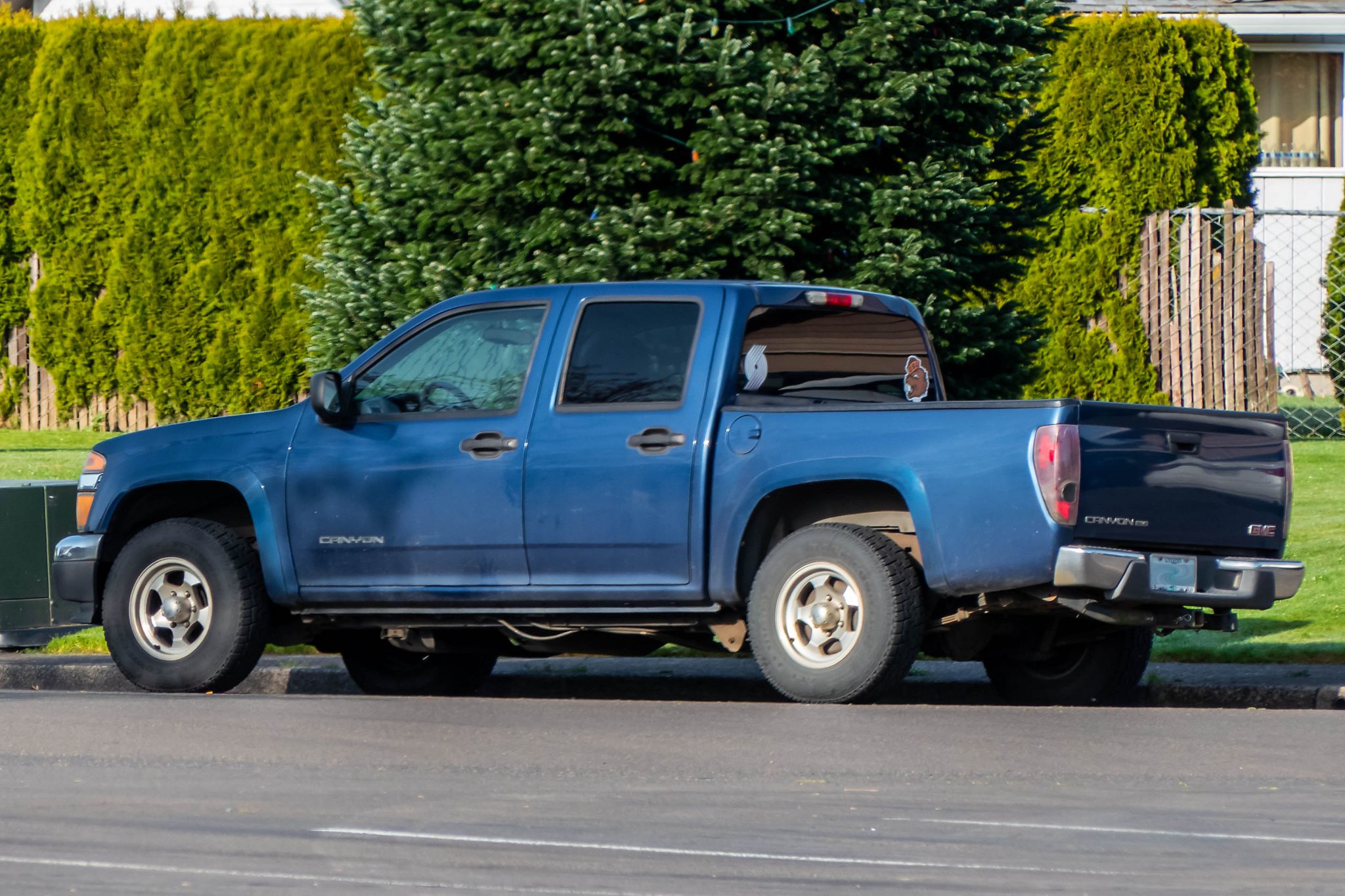 How Wide Is the Truck Bed on a GMC Canyon? RCTruckStop